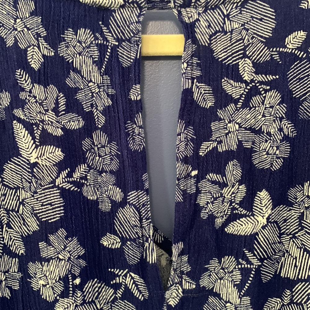 Cold Shoulder Maxi - Picture 7 of 9